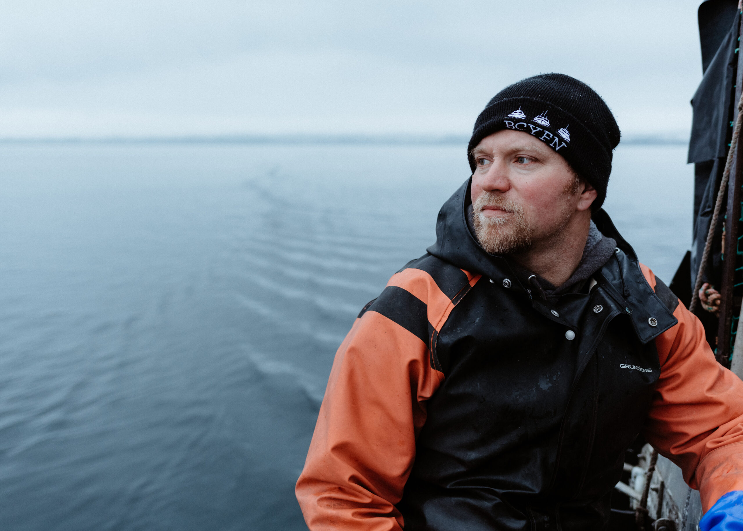 Gazing while at sea Gazing while at sea